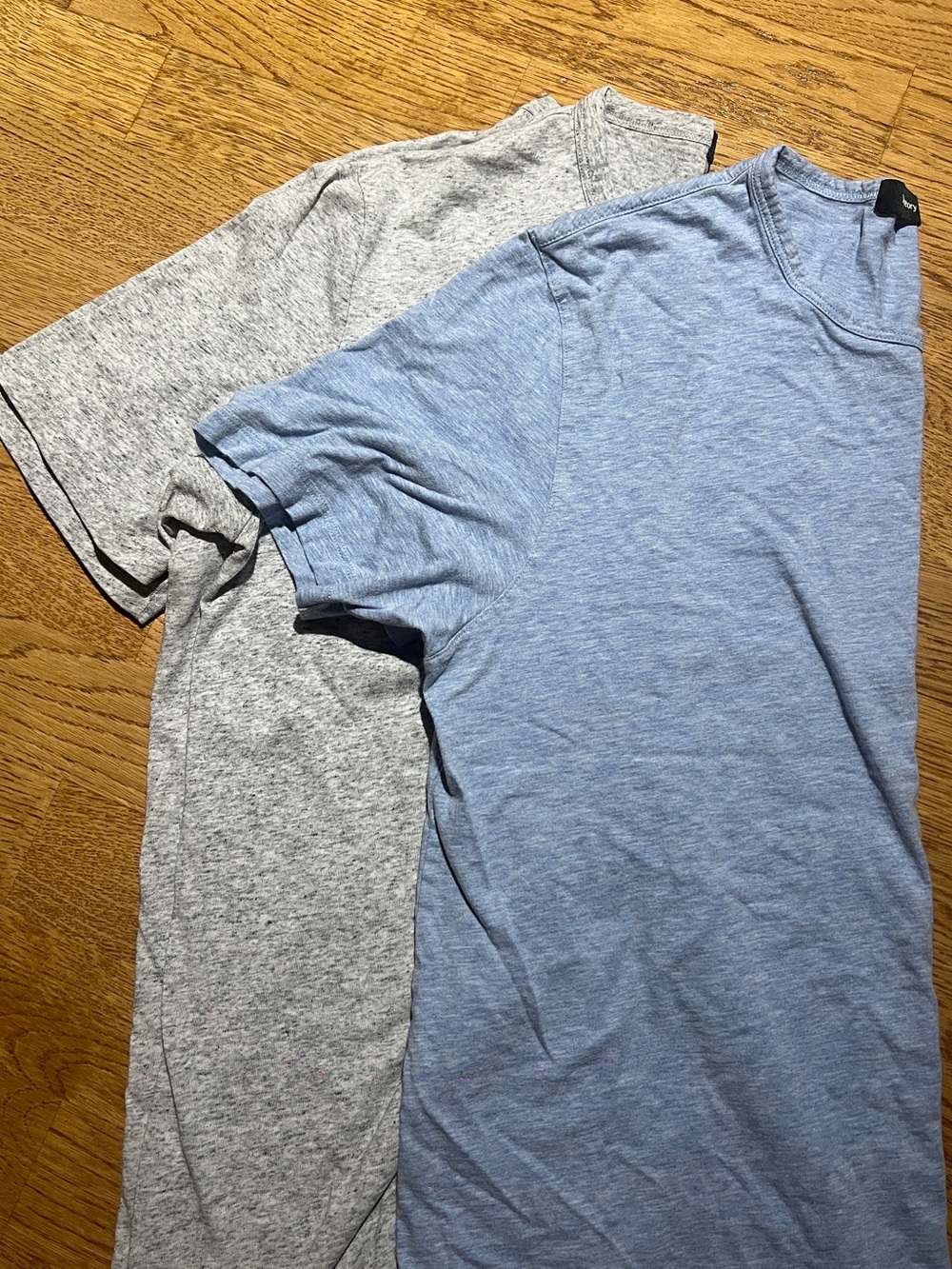 Theory Men’s Light Blue and Heather Gray Crewneck Tees - Picture 2 of 5